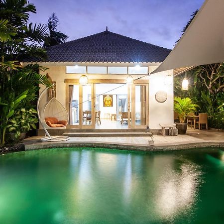 Ambermoon Villas Seminyak Esterno foto