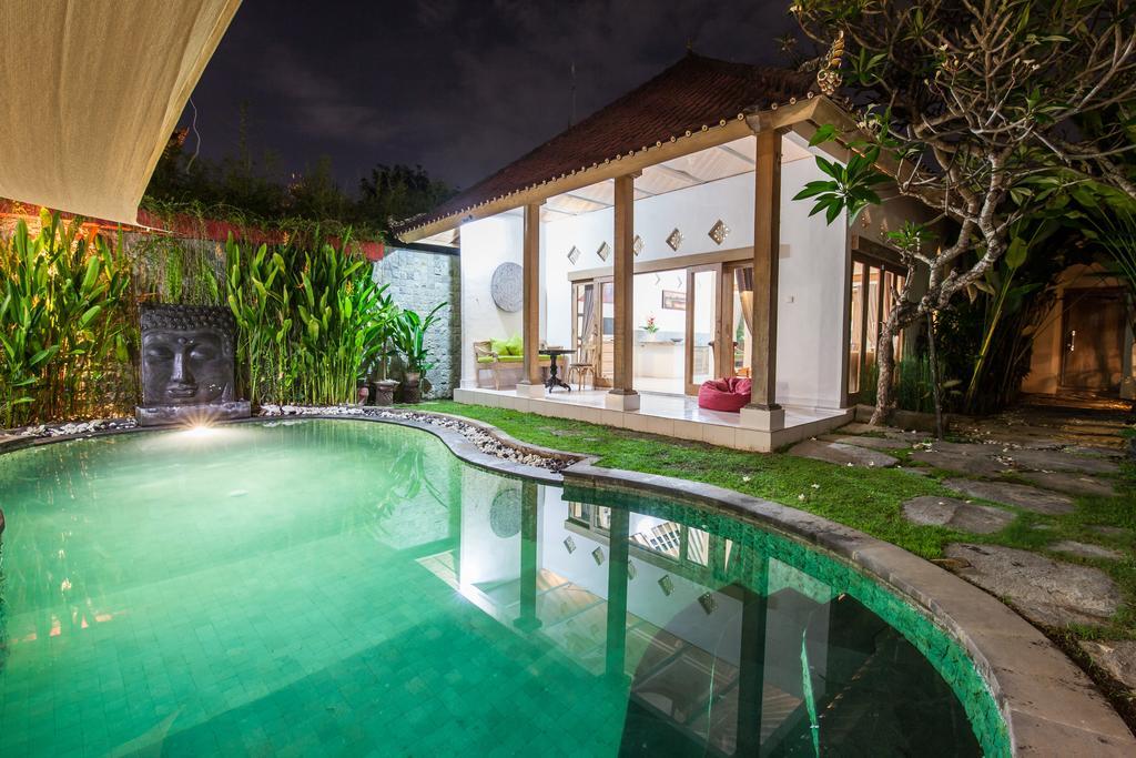 Ambermoon Villas Seminyak Esterno foto