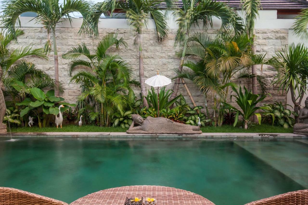 Ambermoon Villas Seminyak Esterno foto